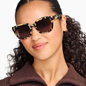 Stylish Tortoise Shell Sunglasses